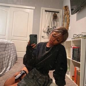 Meet your Posher, Jasmin